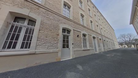 Location Appartement 1 pièce 36m² POITIERS 86000 - Photo 2