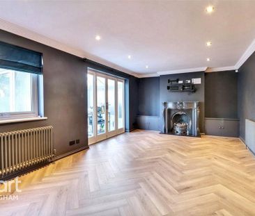 3 bedroom detached house to rent - Photo 2