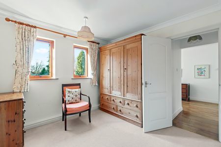 6 bedroom detached house to rent - Photo 5