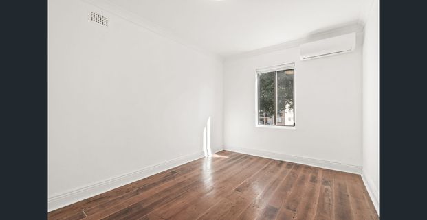 Well presented Terrace with Rear Lane Lock-Up Garage - Photo 1