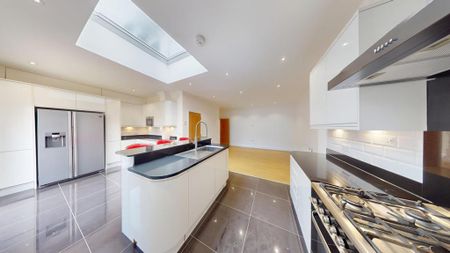 5 bedroom terraced house to rent - Photo 3