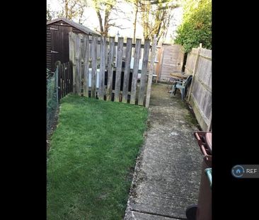 3 bedroom maisonette to rent - Photo 2