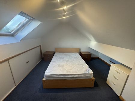 Starkey Crescent, Tang Hall - P2214 - Photo 4