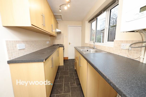 2 bed terraced house to rent in Victoria Street, Stoke-on-Trent, Staffordshire - Photo 1