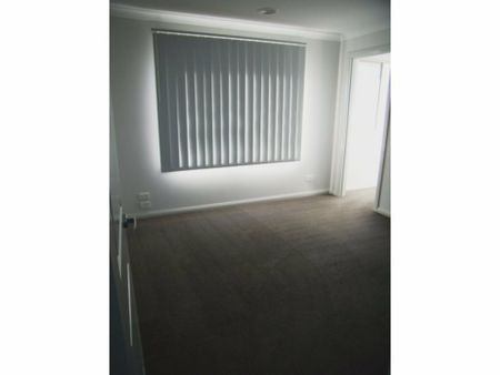 EXCEPTIONAL 3 BEDROOM TOWNHOUSE FOR RENT! - Photo 2