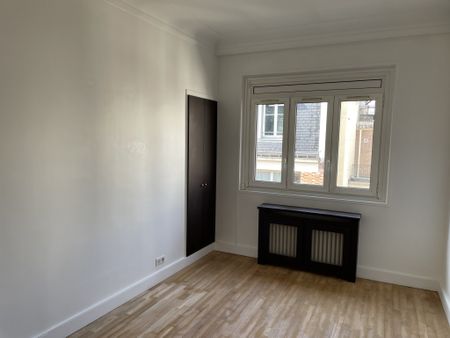 BEAU 2 PIÈCES 62,40 M² PARIS 8ÈME, RUE LA BOÉTIE - Photo 3