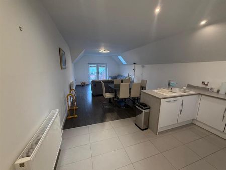 2 bedroom apartment to rent - Photo 5