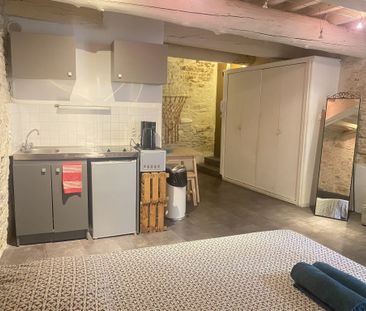 Location Appartement 1 pièce 27m² NIMES 30000 - Photo 2