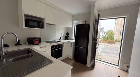 Modern 2 bedroom home - Ranui - Photo 4