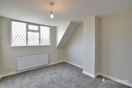 3 bedroom semi-detached house to rent - Photo 4