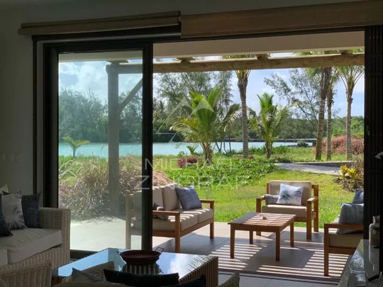 Villa dans une résidence pieds dans l'eau à Calodyne - Photo 1