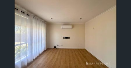 Charming Family Home with Manicured Gardens - Photo 2