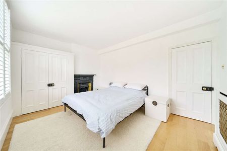 Substantial Edwardian house set over five floors in the heart of Belsize Park - Photo 4