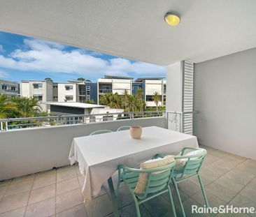 Exceptional Living in Toowong: Stylish Apartment with Pool, Gym, an... - Photo 5