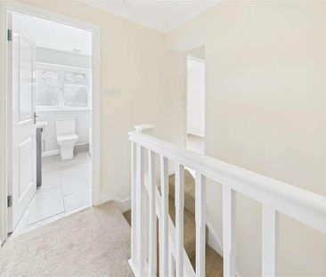 Royston Close, Walton-on-thames, KT12 - Photo 4