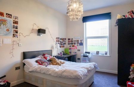 2 Bedrooms Flat 4, 16 Ash Grove, Leeds - Photo 2