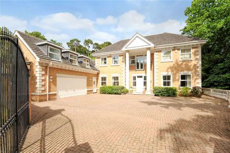 Five bedroom gated property with self contained annexe in Sunningdale set over three floors - Photo 5