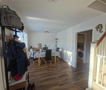 Lulworth Place, Epsom, Surrey, KT19 8GQ - Photo 4