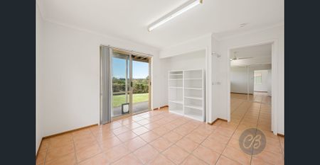 Spacious Family Retreat In The Heart Of Albany Creek - Photo 5