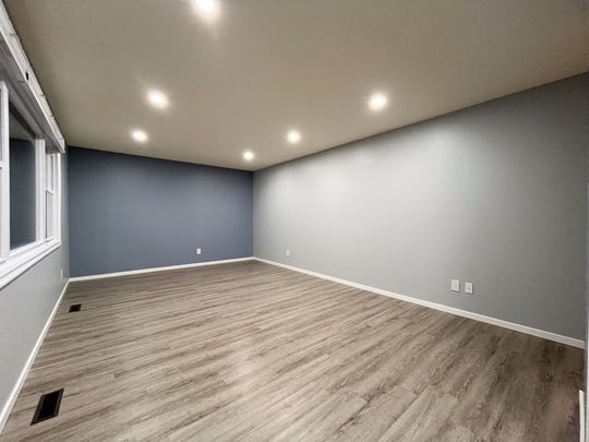 Warm And Welcoming 3 Bedroom Family Home In Woodhaven With Double Garage - Photo 1