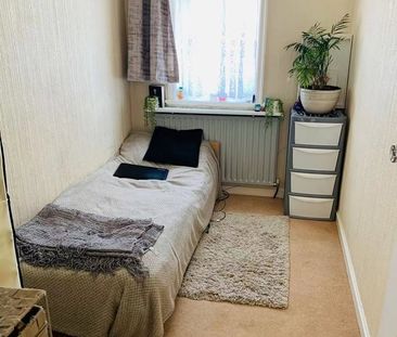 Room in a Shared House, New Way Road, NW9 - Photo 1