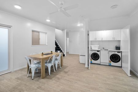 Very Large Partially Furnished Air Conditioned Studio - Photo 3