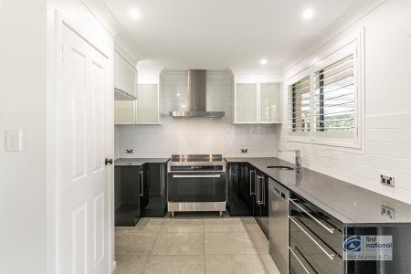BEAUTIFULLY RENOVATED HOME IN QUIET CUL-DE-SAC - Photo 5