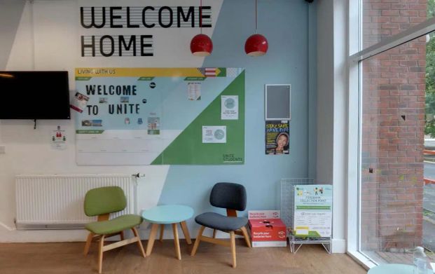 Extra Large Standard Single Ensuite - Photo 1