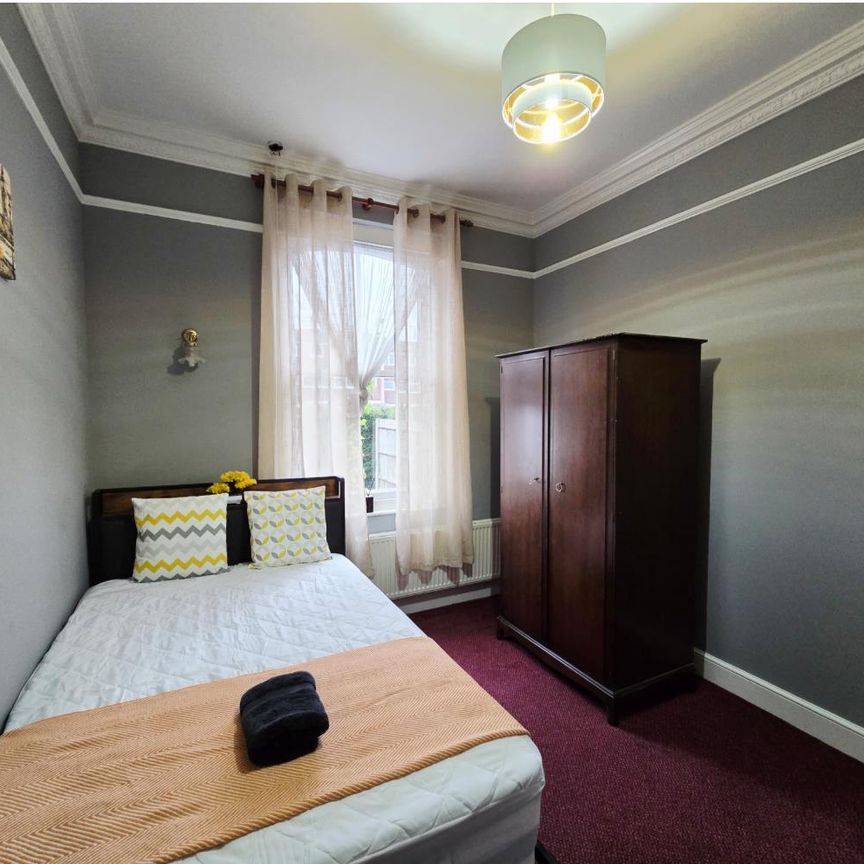 1 bed flat to rent in Bushey Grove Road, Bushey, WD23 - Photo 1