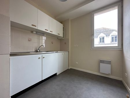 Location Appartement 2 pièces 48m² ORLEANS 45000 - Photo 3