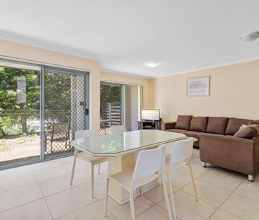 Modern Split-Level Townhouse in Prime Robina Location - Ideal for S... - Photo 1