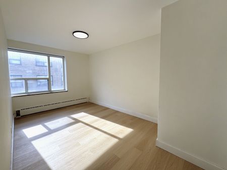 For Lease - 420 Eglinton Avenue Unit# 408, Toronto, Ontario - Photo 2