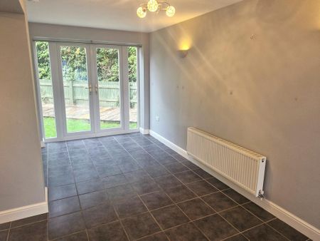 4 bedroom detached house to rent - Photo 4