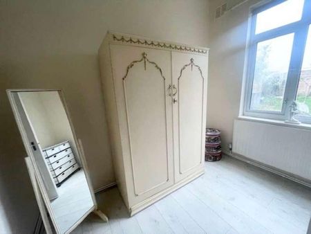 Longbridge Road, Barking, Essex, IG11 - Photo 5