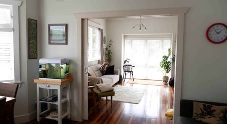 Great Location, Four Bedrooms, 2 bathrooms - M... - Photo 3