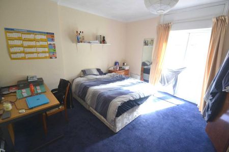 5 bedroom detached house to rent - Photo 4