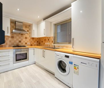 Price £795 pcm - Available Now - Unfurnished - Photo 5