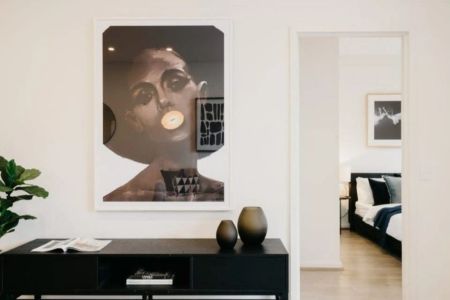 Modern living with study in prime Zetland location - Photo 2