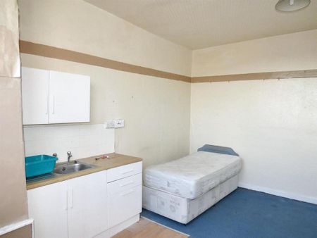 1 bedroom flat to rent - Photo 4