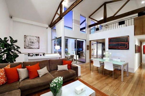 The Art Of Warehouse Living In Iconic Surroundings! - Photo 1