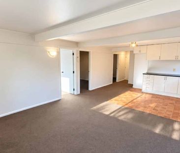 Ideal Unit in Birkdale - Photo 1