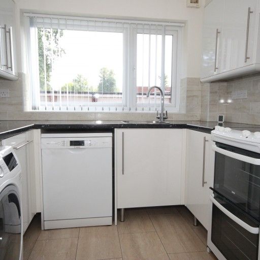 Alwyne Court, Woking - Photo 1