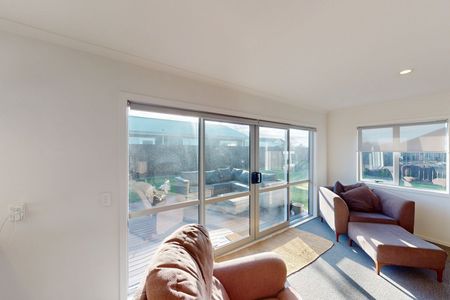 Feilding - 3 Bedroom - Photo 2