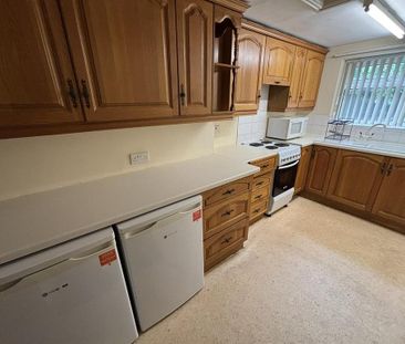 3 bedroom private hall to rent - Photo 4