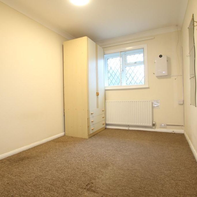 6 bedroom detached house to rent - Photo 1