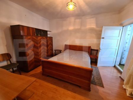 Casa cu 3 camere, 90 mp, teren de 200 mp, zona centrala - Fotografie 3