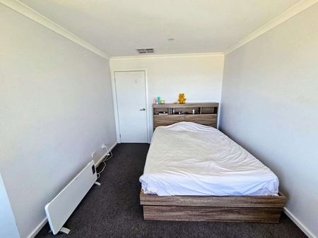 Wyndham Vale - Photo 3