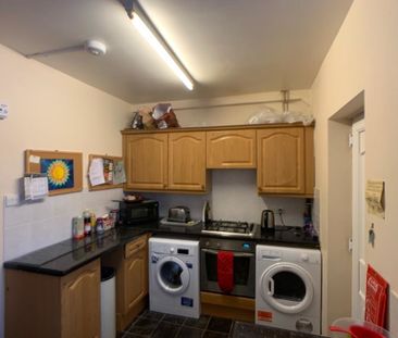 Alcuin Avenue, Tang Hall - P1407 - Photo 5