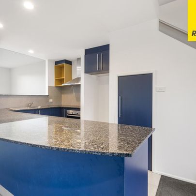 Stunning Top Floor Walk-Up Apartment with Exceptional Space! - Photo 1