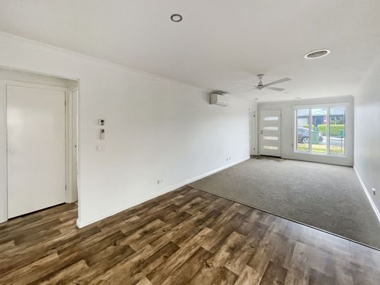 28 Ashwood Gardens, Mitchell Park - Photo 1